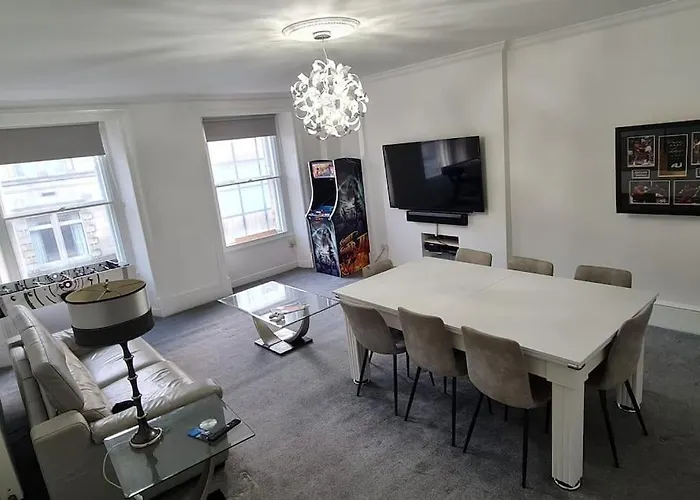 Large 4 Bed