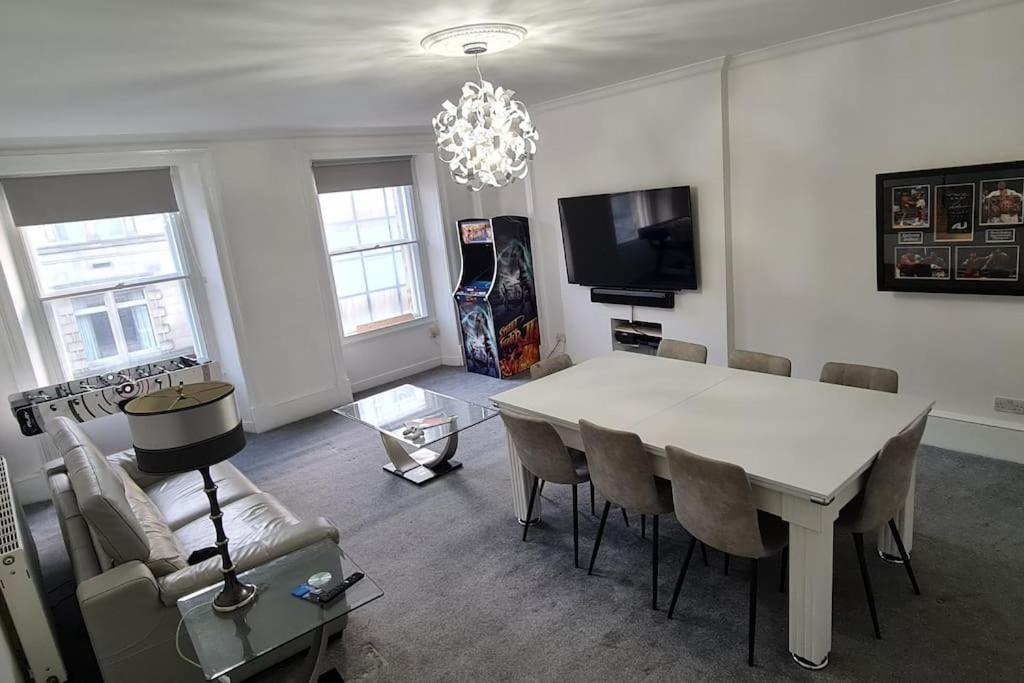 Large 4 Bed Apartment Edinburgh
