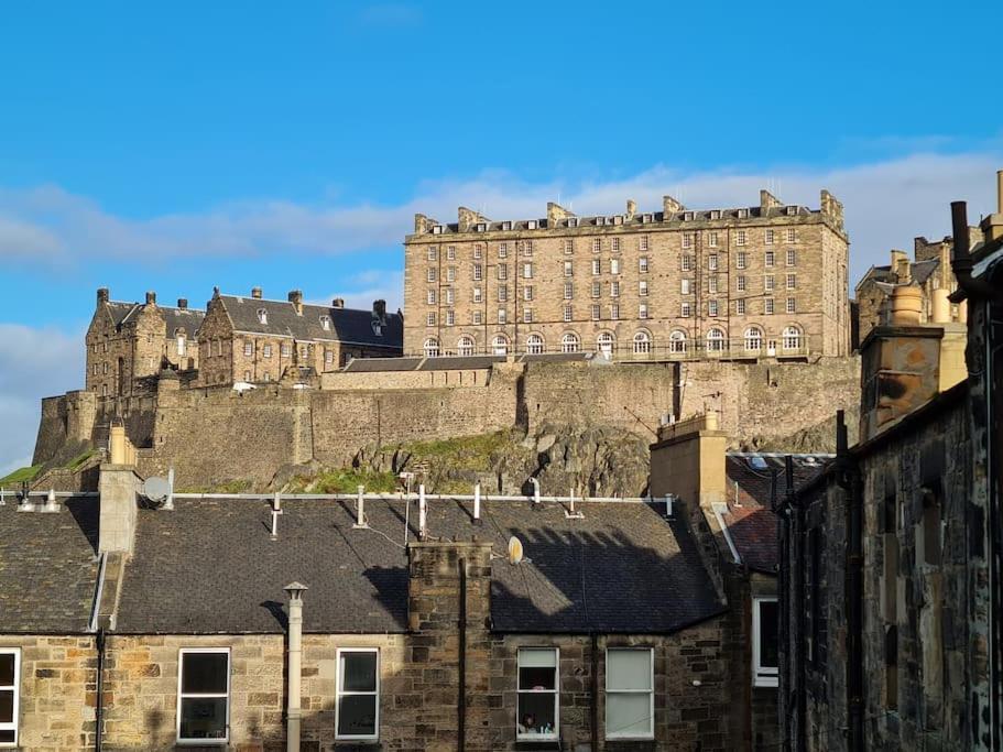 Large 4 Bed Apartment *