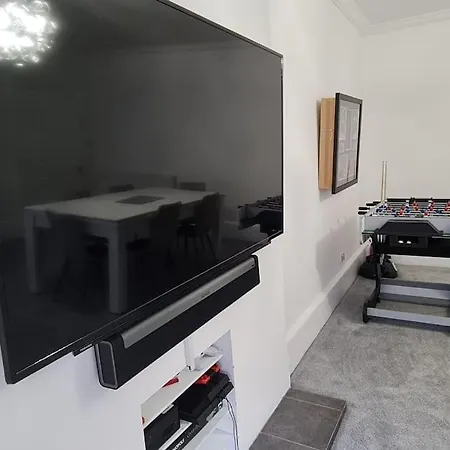 Large 4 Bed Apartment Edinburgh Exterior photo