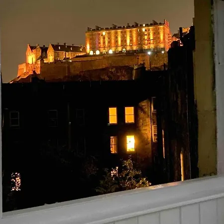 Large 4 Bed Apartment Edinburgh Exterior photo